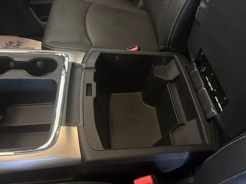Used 2016 RAM 1500 Laramie w/ Convenience Group AWD/4WD image 38