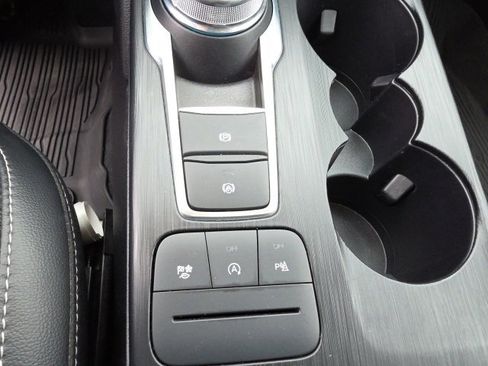 Used 2022 Ford Escape Titanium w/ Class II Trailer Tow Package image 24