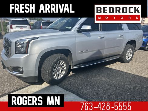Used 2018 GMC Yukon XL SLT w/ Open Road Package AWD/4WD image 1