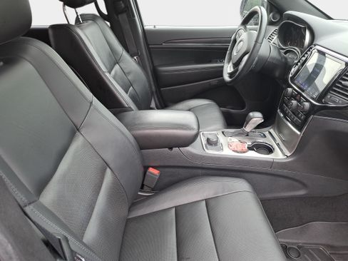 Used 2019 Jeep Grand Cherokee Limited w/ Luxury Group II AWD/4WD image 10