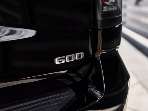 Used 2025 Cadillac Escalade ESV Sport AWD/4WD image 11