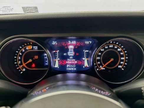 Used 2021 Jeep Wrangler Unlimited Sahara AWD/4WD image 12