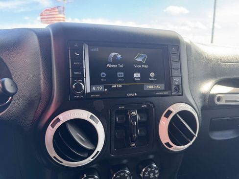 Used 2015 Jeep Wrangler Unlimited Sahara AWD/4WD image 20