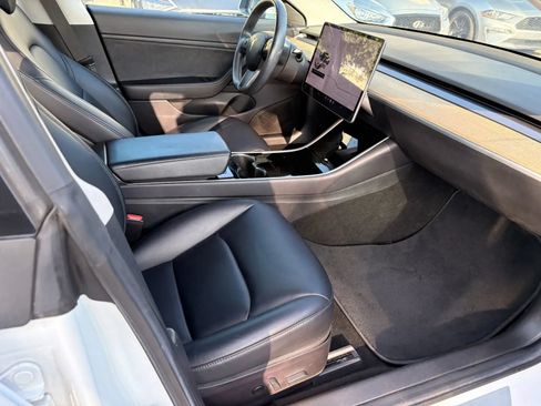 Used 2018 Tesla Model 3 Long Range RWD image 6