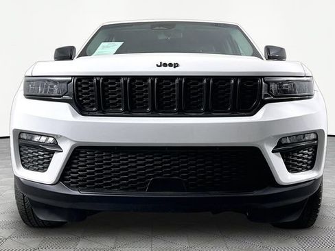 Used 2023 Jeep Grand Cherokee Limited w/ Black Appearance Package AWD/4WD image 2