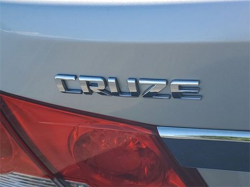 Used 2014 Chevrolet Cruze LTZ image 9