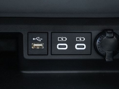 Certified 2025 Toyota Highlander XLE image 22