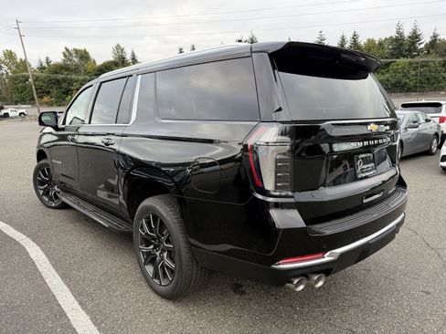 New 2025 Chevrolet Suburban Premier image 6