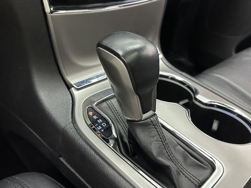 Used 2021 Jeep Grand Cherokee Limited w/ Luxury Group II image 18