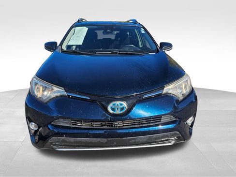 Used 2018 Toyota RAV4 XLE AWD/4WD image 3