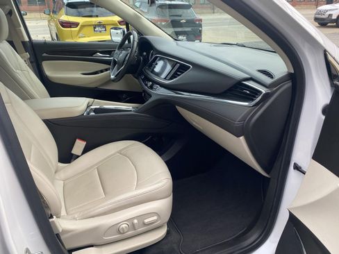 Certified 2023 Buick Enclave Essence AWD/4WD image 31