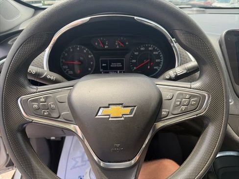 Used 2019 Chevrolet Malibu LT FWD image 21