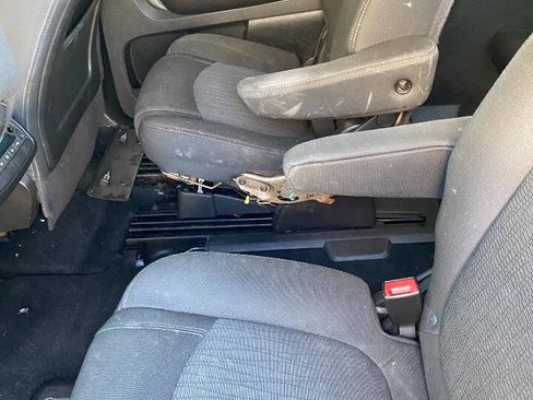 Used 2017 Chevrolet Traverse LT FWD image 14