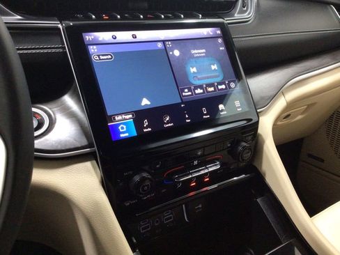 Used 2023 Jeep Grand Cherokee Limited w/ Trailer Tow Prep Group (B) image 13