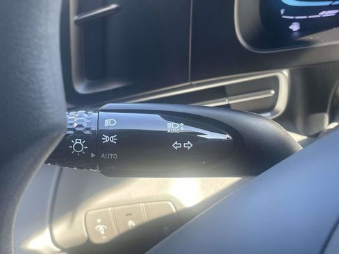 Used 2026 Hyundai Elantra SE image 24