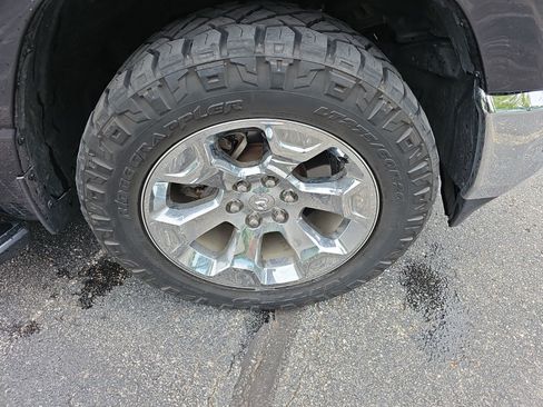 Used 2019 RAM 1500 Big Horn AWD/4WD image 9
