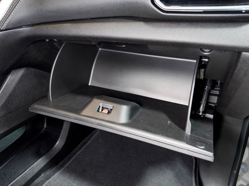 Used 2023 Chevrolet Bolt EUV LT w/ Driver Confidence Package FWD image 19