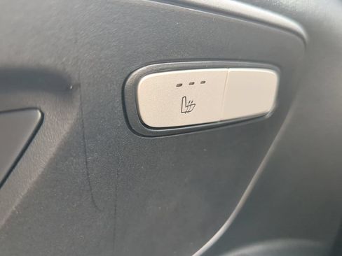 Used 2023 Mercedes-Benz Metris Passenger image 11