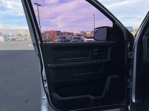 Used 2017 RAM 1500 Express image 12