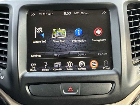 Used 2017 Jeep Cherokee High Altitude AWD/4WD image 19
