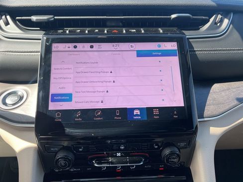 New 2025 Jeep Grand Cherokee Limited AWD/4WD image 56