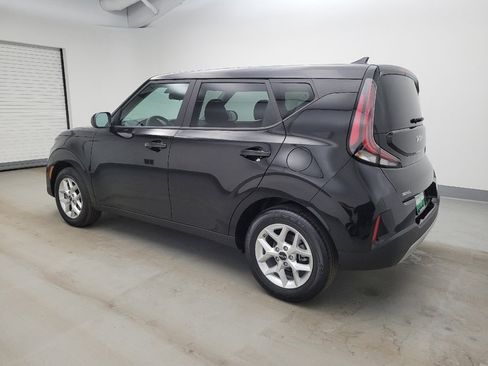 Used 2025 Kia Soul LX image 3