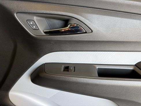 New 2027 Chevrolet Bolt LT w/ Comfort Package FWD image 17