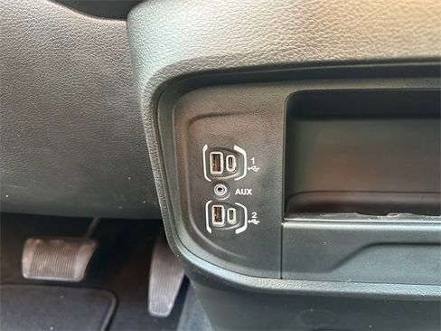 Used 2024 RAM 2500 Tradesman w/ Chrome Appearance Group image 17