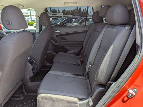 Used 2018 Volkswagen Tiguan S FWD image 17