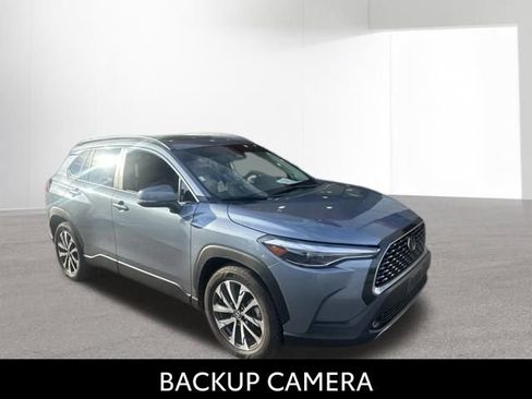 Used 2024 Toyota Corolla Cross XLE w/ Convenience Package AWD/4WD image 2