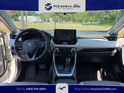 Used 2022 Toyota RAV4 XLE Premium AWD/4WD image 8