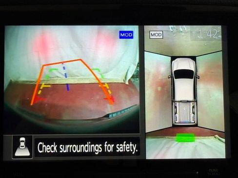 Used 2021 Nissan Titan PRO-4X w/ Pro-4x Convenience Package image 13