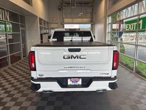 Used 2024 GMC Sierra 1500 AT4 w/ Technology Package AWD/4WD image 5