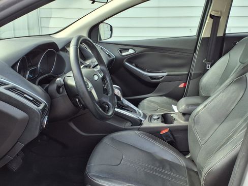 Used 2014 Ford Focus Titanium FWD image 8