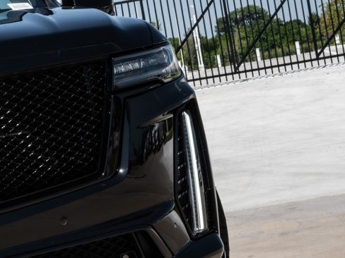 Used 2023 Cadillac Escalade V AWD/4WD image 10