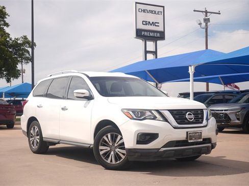 Used 2018 Nissan Pathfinder S image 1