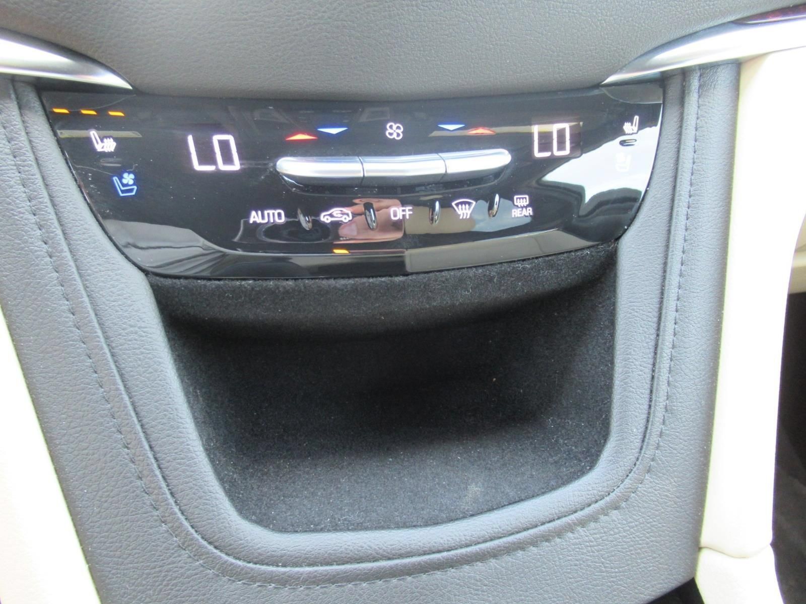 Used 2018 Cadillac XT5 Premium Luxury w/ Driver Assist Package AWD/4WD image 28
