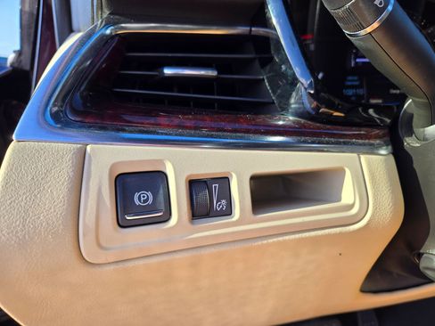 Used 2017 Cadillac XT5 Luxury image 43