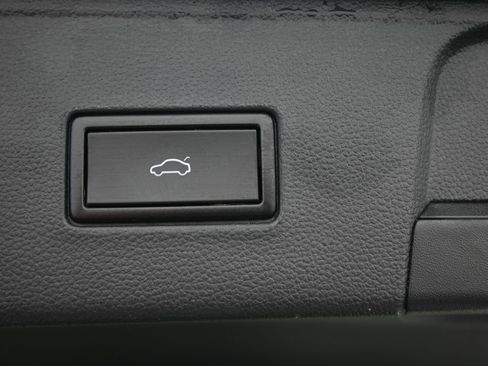 Used 2019 Volkswagen Atlas SE image 25