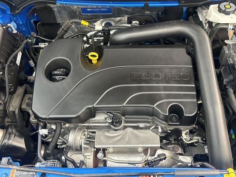 Certified 2024 Chevrolet Equinox LT w/ LPO, Floor Liner Package FWD image 28