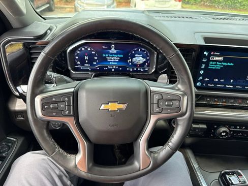 Used 2024 Chevrolet Silverado 1500 LTZ AWD/4WD image 31