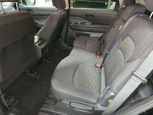 Used 2023 Nissan Pathfinder S image 30