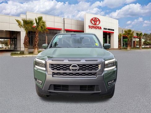 Used 2025 Nissan Frontier SL image 9