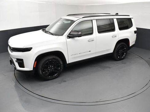 New 2026 Jeep Grand Wagoneer Limited AWD/4WD image 15