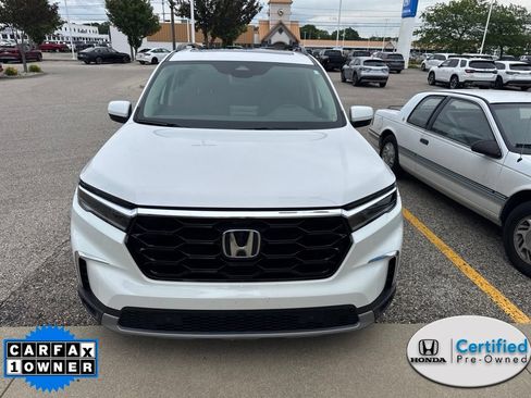 Certified 2023 Honda Pilot Touring image 2