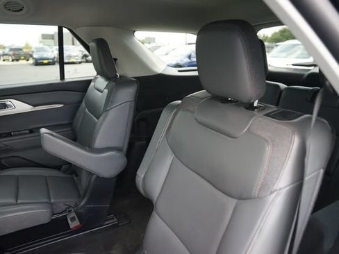 Used 2026 Ford Explorer Active RWD image 13