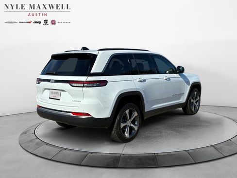 New 2026 Jeep Grand Cherokee Limited RWD image 16