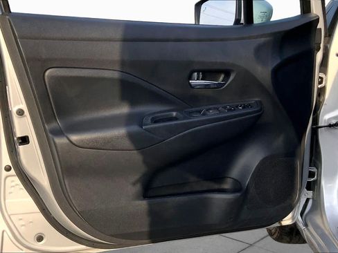 Used 2025 Nissan Versa SV FWD image 20