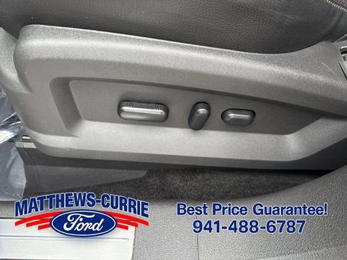 Used 2013 Ford Edge Limited w/ Driver Entry Pkg FWD image 11