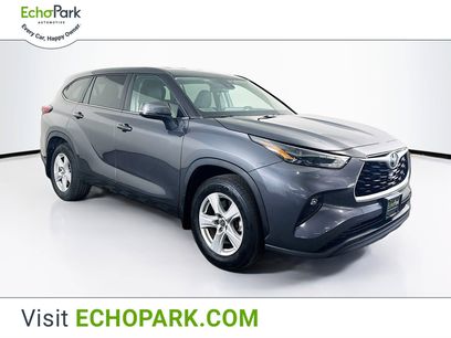 Used 2023 Toyota Highlander LE
